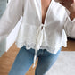 HERA Bluse mit Schleife und Stickereien / weiss Art. 6867