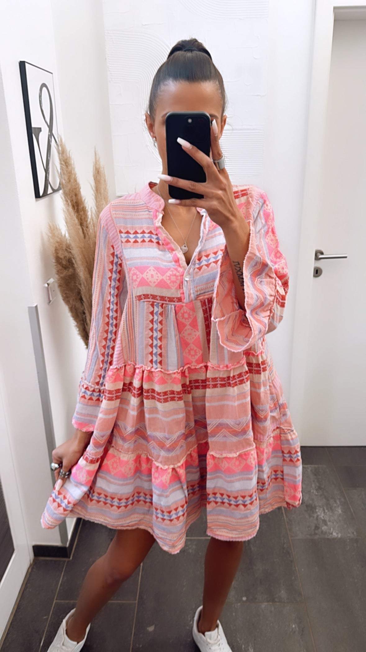 HERA Lebhaftes Sommer-Kleid – Pink Töne, Farben & Muster