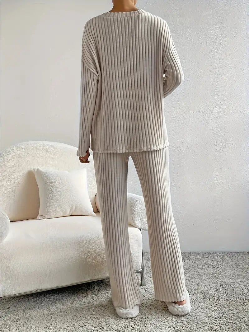 HERA 2-teiliges Set | Eleganter gerippter Damenanzug mit V-Ausschnitt-Pullover und passender Hose