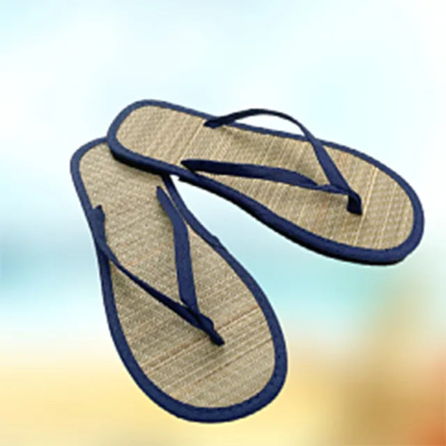 HERA - Bequeme Flip-Flop-Hausschuhe aus Rattangras für Damen: Sommerliche flache Strohmatte Freizeitsandalen mit elastischem Riemen