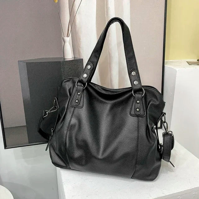 HERA – Hobo-Schultertasche aus Leder für Damen