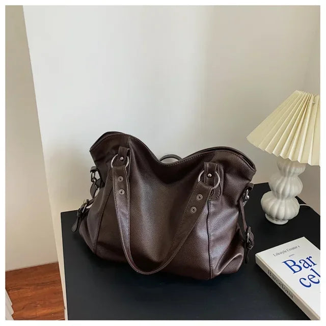 HERA – Hobo-Schultertasche aus Leder für Damen