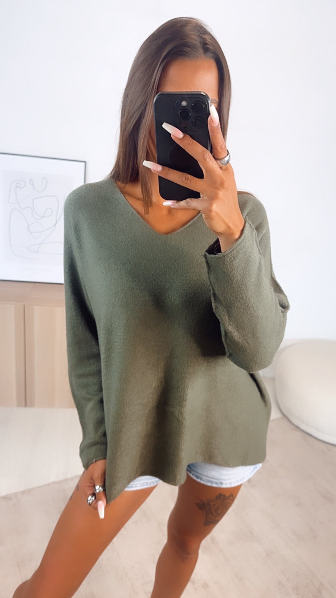 HERA Leichter, super weicher Pullover, V-Ausschnitt / khaki Art. 7087