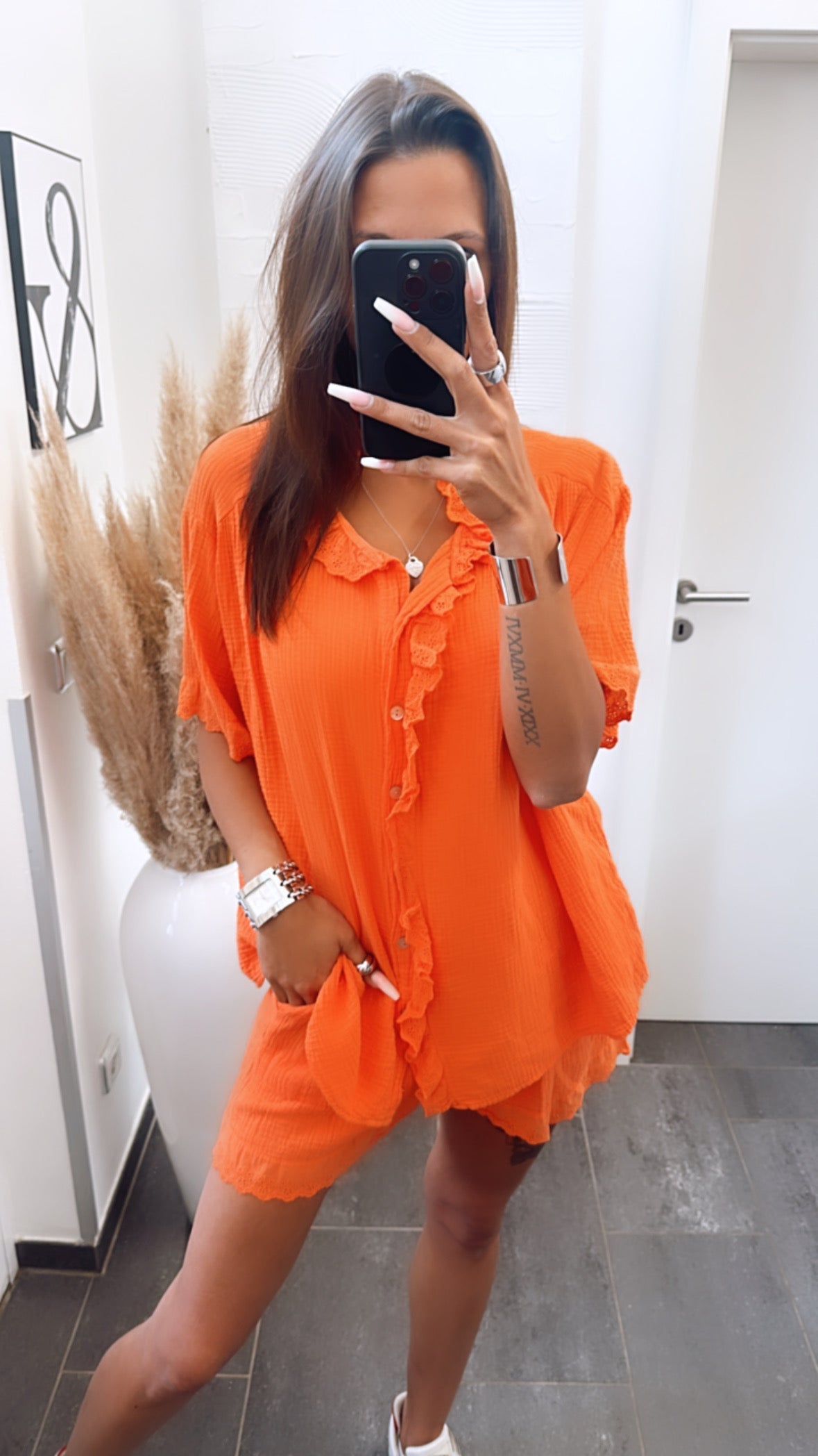 HERA Set aus Shorts und Bluse mit Rüschen / intensives orange Art. 6767