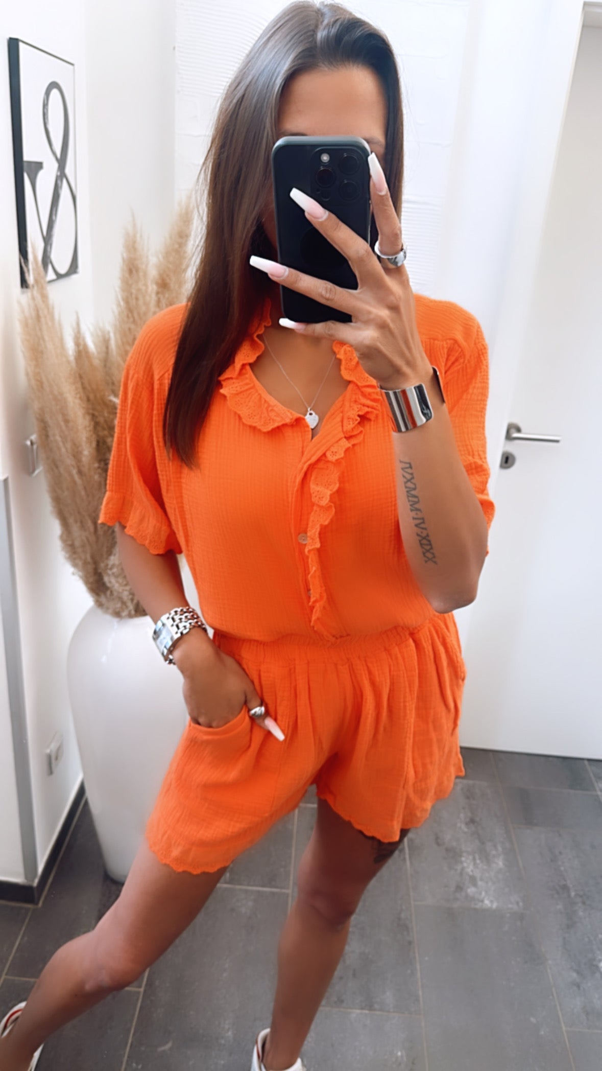 HERA Set aus Shorts und Bluse mit Rüschen / intensives orange Art. 6767