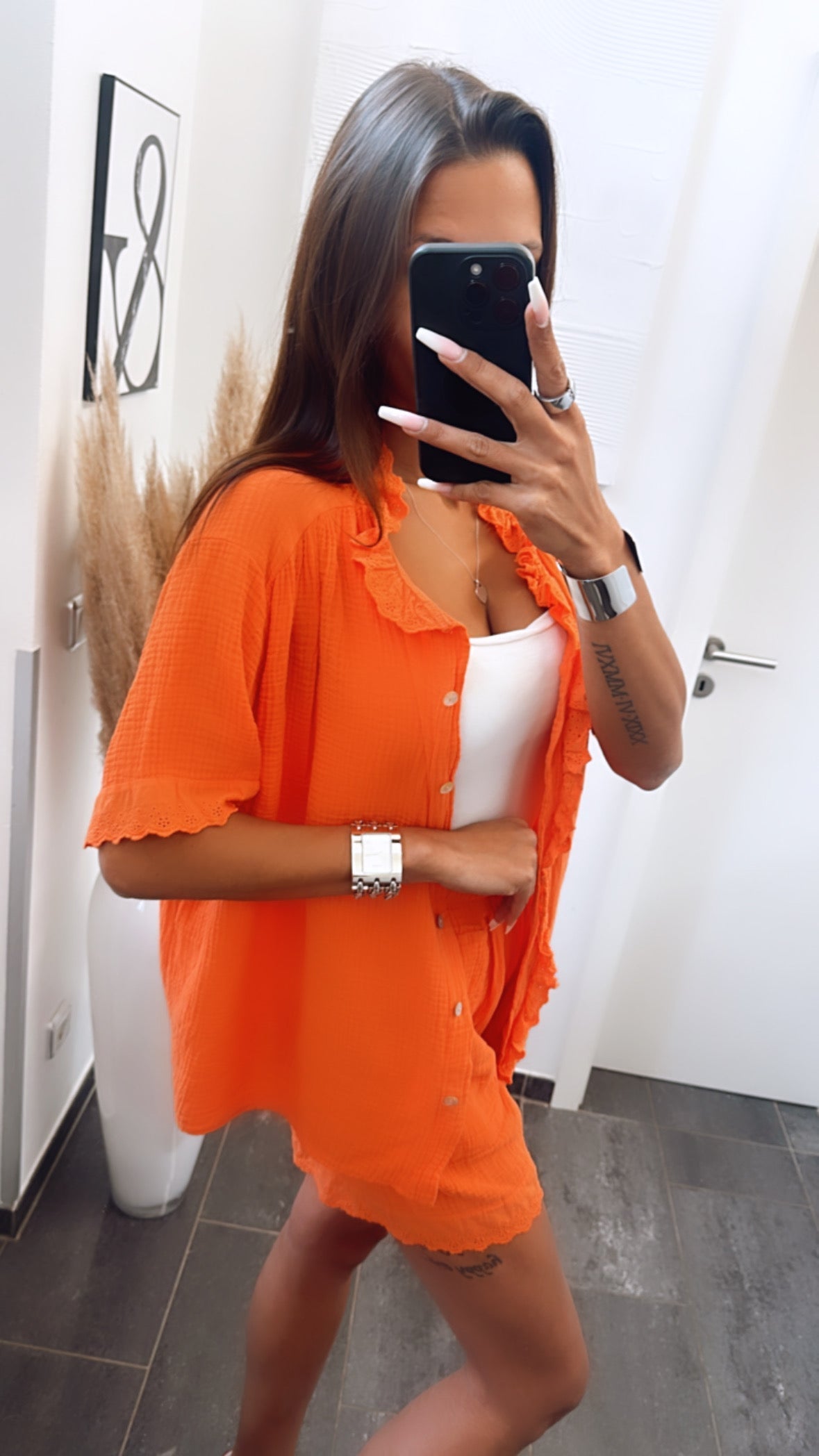 HERA Set aus Shorts und Bluse mit Rüschen / intensives orange Art. 6767