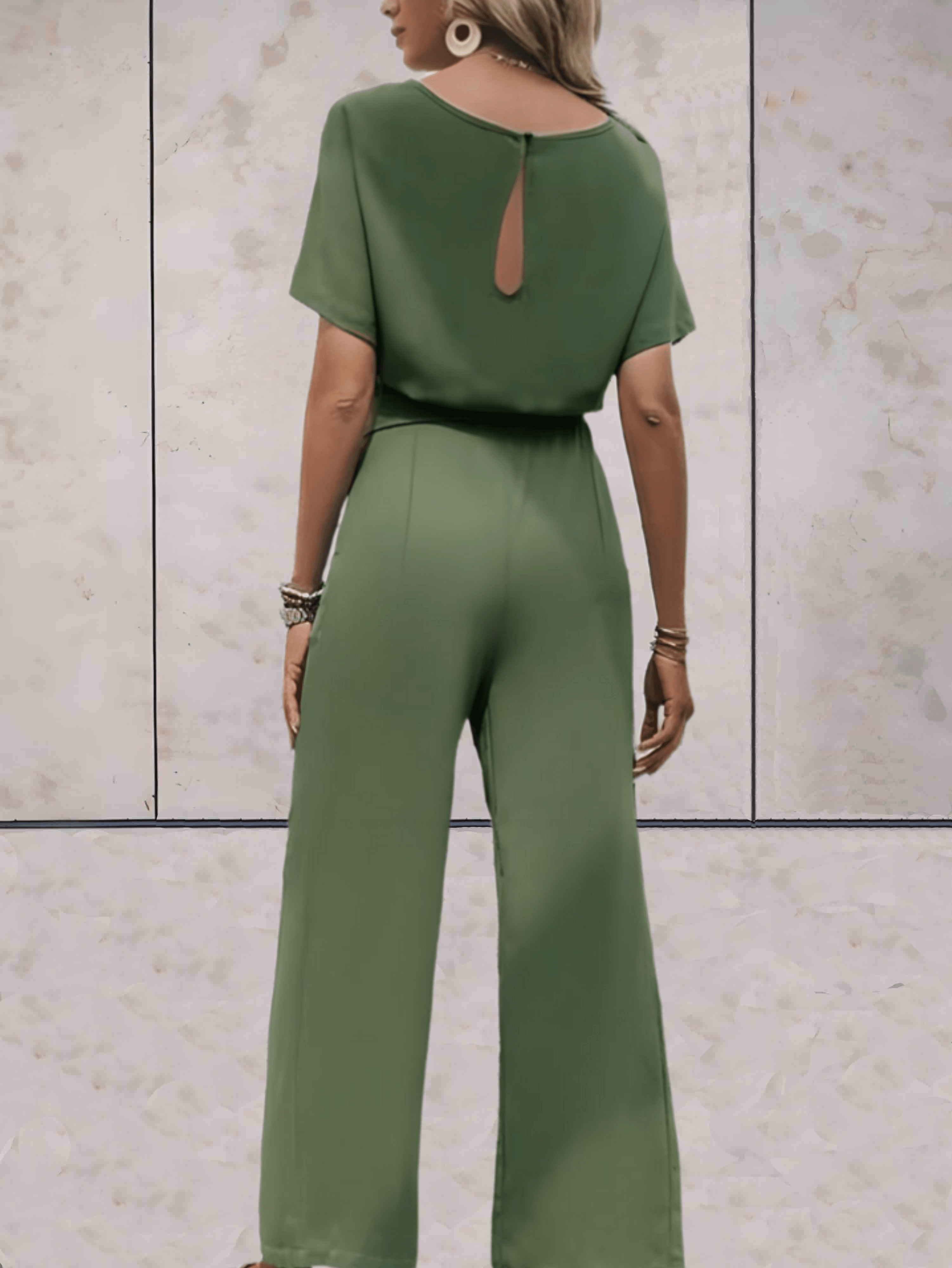 HERA - Jumpsuit mit Gürtel und kurzen Ärmeln