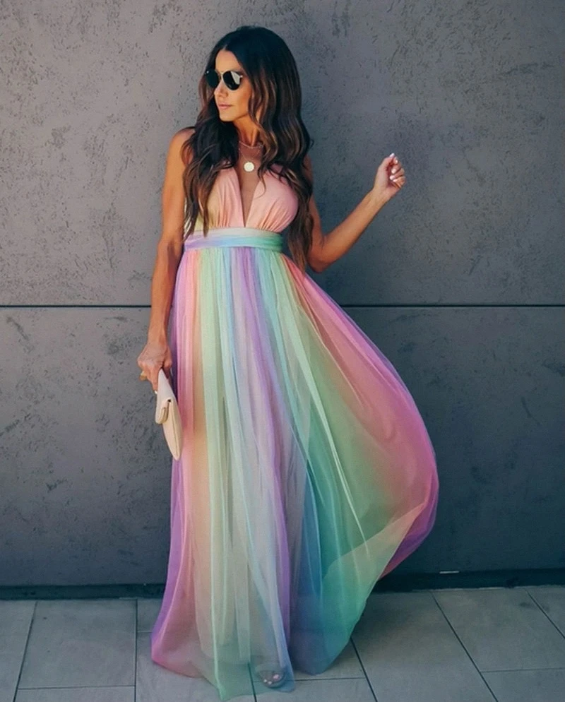 HERA Kleid | Lebhaftes Regenbogenkleid für einen auffälligen Stil