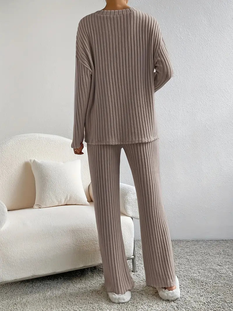 HERA 2-teiliges Set | Eleganter gerippter Damenanzug mit V-Ausschnitt-Pullover und passender Hose